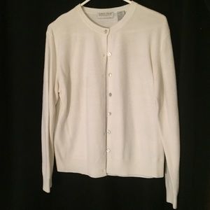 Simple, cozy cardigan with pearly buttons!